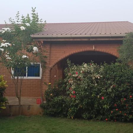 Maison Charlotte Forever Chambre D'Hotes Chez Un Couple Belgo Togolais Lome Ngoại thất bức ảnh