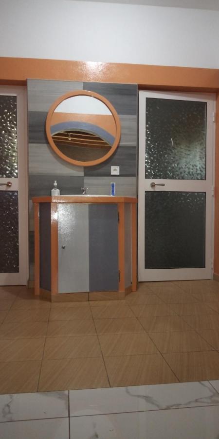Maison Charlotte Forever Chambre D'Hotes Chez Un Couple Belgo Togolais Lome Ngoại thất bức ảnh