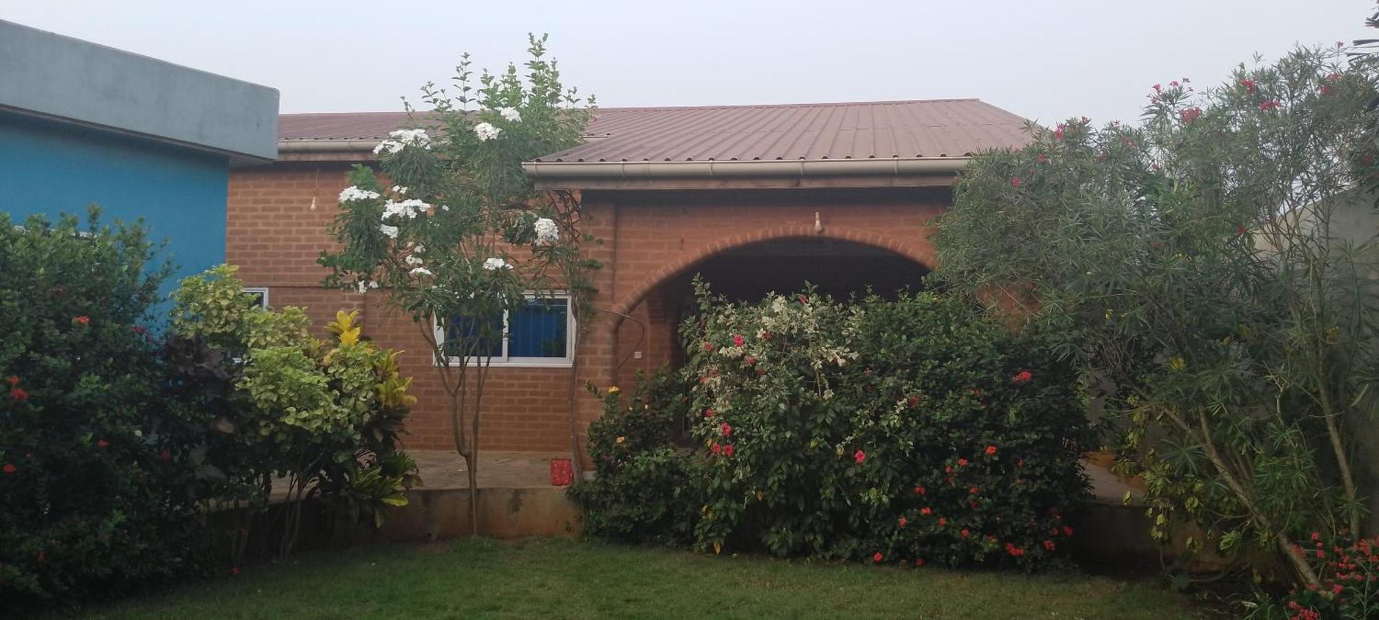 Maison Charlotte Forever Chambre D'Hotes Chez Un Couple Belgo Togolais Lome Ngoại thất bức ảnh